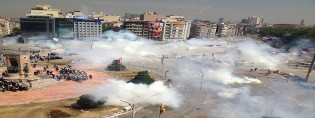 Twitter_Turkey tear gas (cover image) 06-12-13